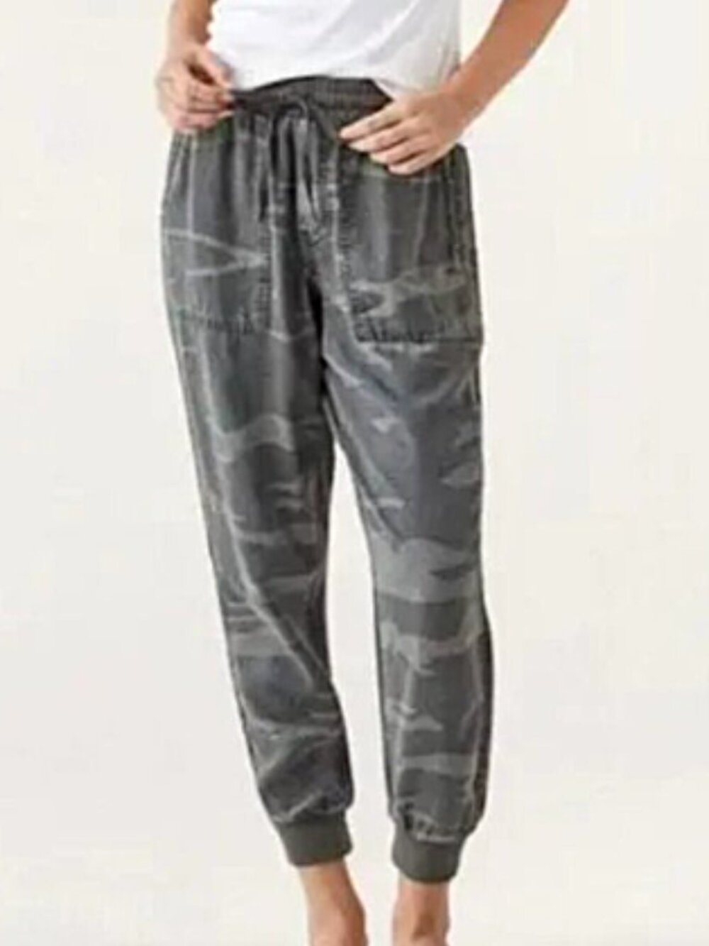 SPLENDID Gray Casual Camo Jogger Pants--NWT--M